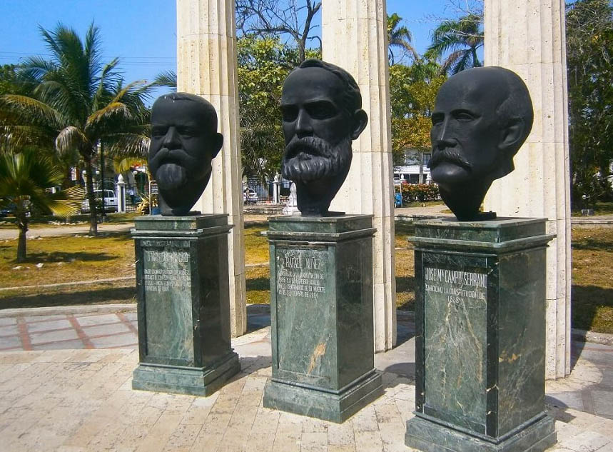 Bustos en Parque Apolo de Cartagena