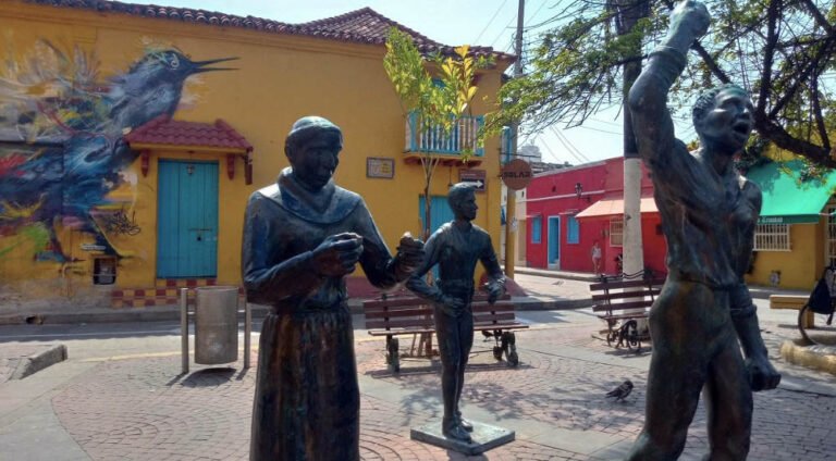Plaza de la trinidad monumento a pedro romero