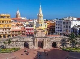 Torre o Puerta del Reloj de Cartagena de indias