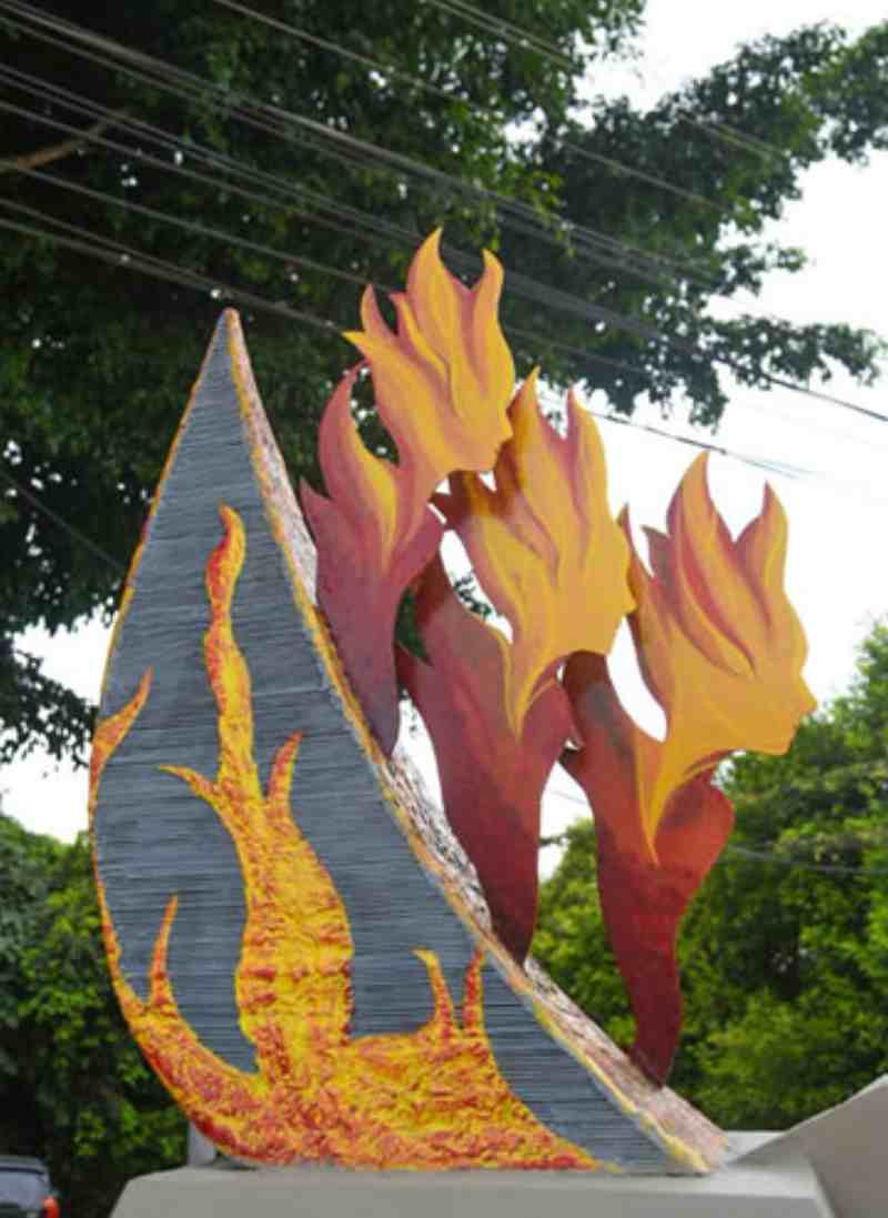 Candileja sculpture in the Park of Myths and Legends of Ibagué.