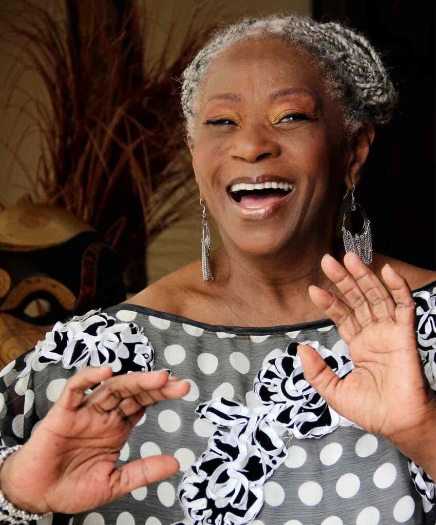 Leonor Gonzalez Mina la negra grande de colombia cantante colombiana