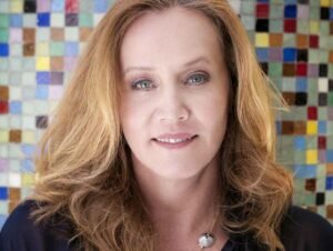 Alejandra Borrero, homenajeada con el Premio Víctor Nieto a Toda una Vida, en los Premios India Catalina