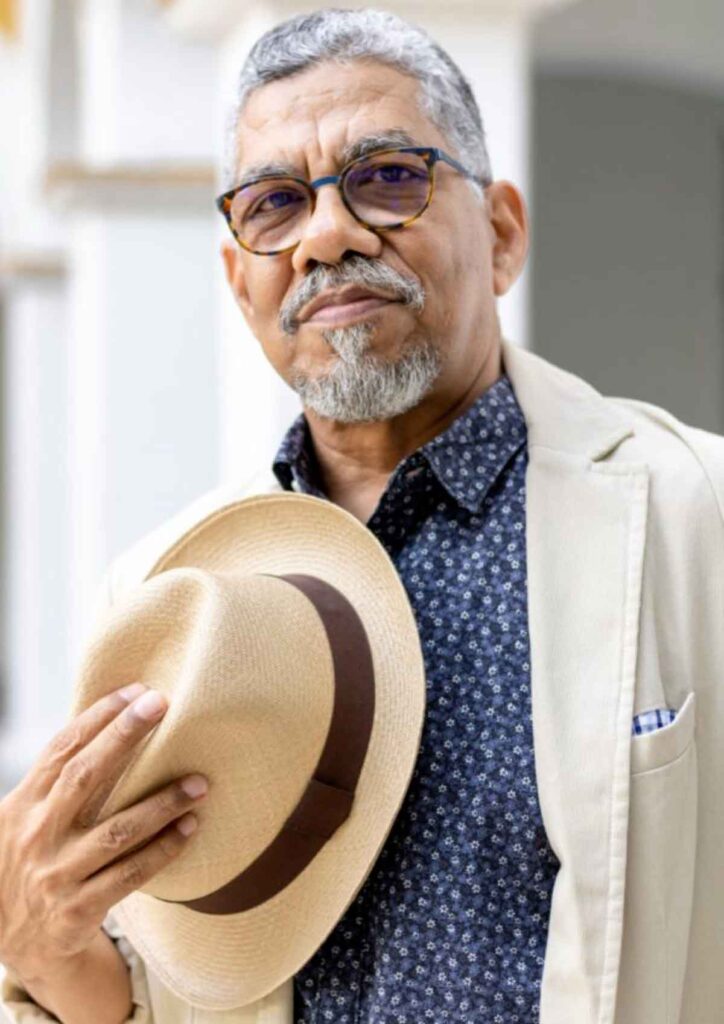 Rómulo Bustos Aguirre escritor poeta