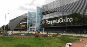 Centro comercial Parque La Colina de Bogotá