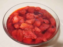 Dulce de fresas en almíbar