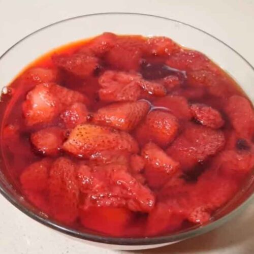 Dulce de fresas en almíbar