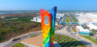La Ventana Al Mundo, Monumento, Barranquilla Colombia