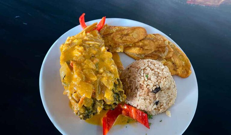 Sábalo con coco receta colombiana