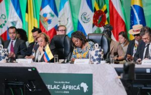 Colombia y Ghana firman acuerdo portuario: nuevas rutas marítimas entre América Latina y África