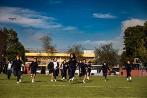 Jóvenes colombianos podrán acceder a educación internacional de élite con becas completas del Inspired Education Group